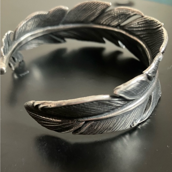 James Avery Sterling Silver Feather Cuff Bracelet (RETIRED) - fit S-M wrist size - Picture 4 of 9